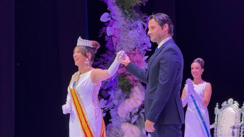 Las fiestas patronales de Torrevieja comienzan con la coronaci&oacute;n de Nuria Mart&iacute; como Reina de la Sal y el preg&oacute;n de Marco A&ordm; Torres