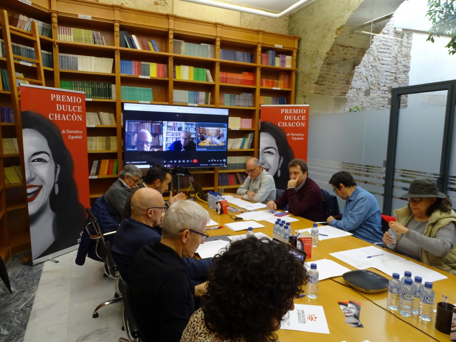 La escritora madrileña Alana S. Portero y su "La mala costumbre" gana el Premio Dulce Chacón 2024 La escritora madrileña Alana S. Portero y su "La mala costumbre" gana el Premio Dulce Chacón 2024