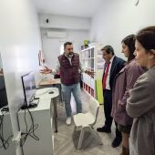 Miguel Ángel Gallardo visita la delegación de 'Mi Princesa Rett' en Badajoz