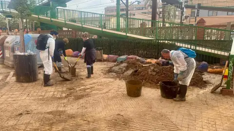 El ayuntamiento sigue reclutando voluntarios para ayudar en las zonas devastadas por la DANA El ayuntamiento sigue reclutando voluntarios para ayudar en las zonas devastadas por la DANA