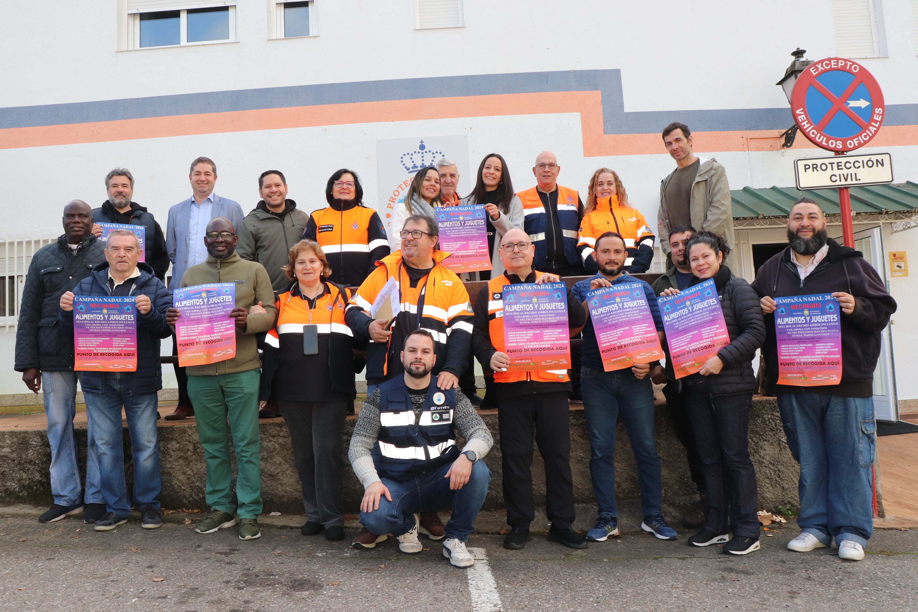 Protección Civil do Concello de Ourense comeza a recollida de alimentos e xoguetes Protección Civil do Concello de Ourense comeza a recollida de alimentos e xoguetes