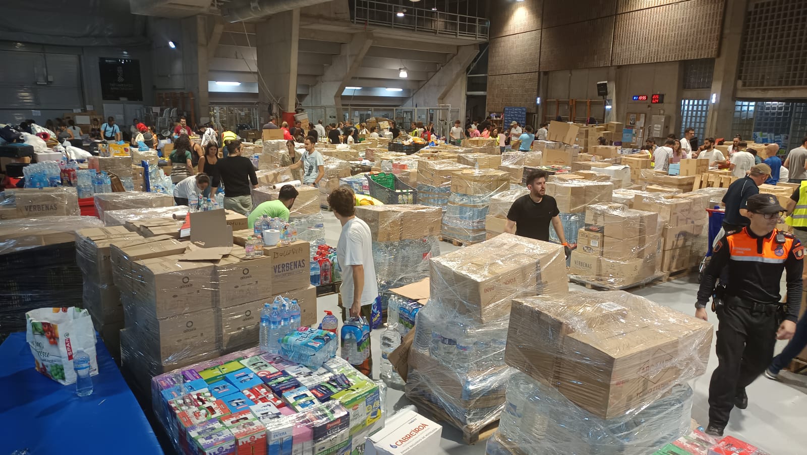 Alicante impulsa una modificación de crédito de 1,5 millones de euros para los damnificados de Valencia Alicante impulsa una modificación de crédito de 1,5 millones de euros para los damnificados de Valencia