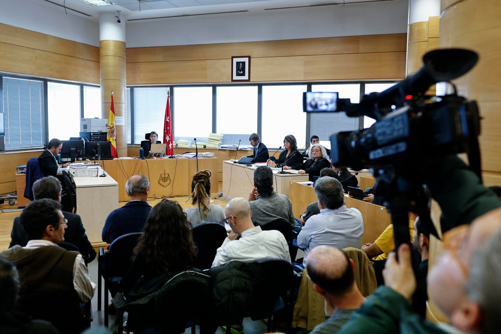 Seis de los veintiún acusados de 'Rodea el Congreso' pactan multas para evitar la cárcel Seis de los veintiún acusados de 'Rodea el Congreso' pactan multas para evitar la cárcel
