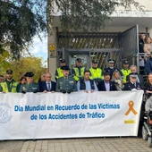 En el acto se ha guardado un minuto de silencio En el acto se ha guardado un minuto de silencio