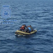 Detenidos tres patrones de pateras por la muerte de un migrante Detenidos tres patrones de pateras por la muerte de un migrante