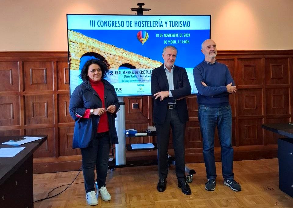 Más de 100 expertos y profesionales turísticos debaten sobre turismofobia y el Real Decreto de Registro de Viajeros Más de 100 expertos y profesionales turísticos debaten sobre turismofobia y el Real Decreto de Registro de Viajeros