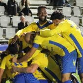 El Orihuela CF confirma su buen estado de forma goleando al Villanovense (4-1) 