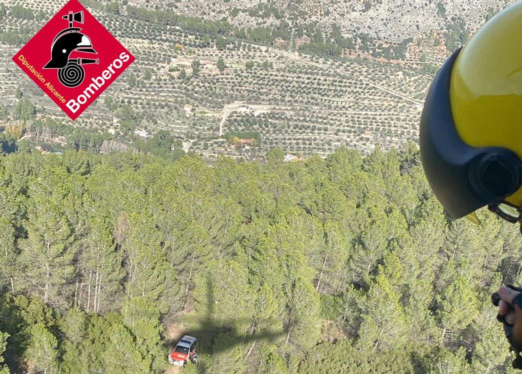 Rescatados un ciclista y una senderista tras sufrir caídas en Muro d'Alcoi y la Vall d'Ebo Rescatados un ciclista y una senderista tras sufrir caídas en Muro d'Alcoi y la Vall d'Ebo