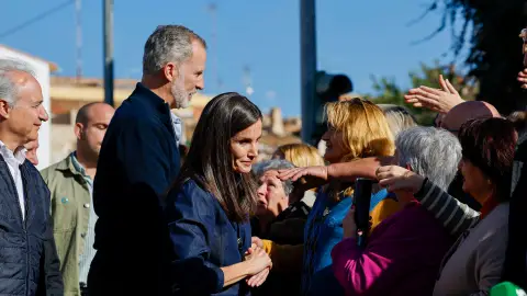 A3 Noticias 2 (19-11-24) Los Reyes, recibidos entre aplausos tras los abucheos en Paiporta por la gestión de la DANA de Valencia A3 Noticias 2 (19-11-24) Los Reyes, recibidos entre aplausos tras los abucheos en Paiporta por la gestión de la DANA de Valencia