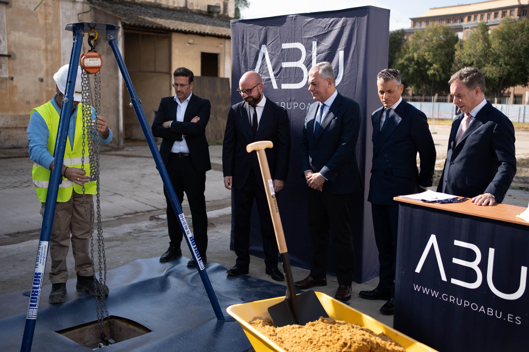 Grupo ABU pone la primera piedra de su buque insignia en Sevilla: Residencial en Artillería Grupo ABU pone la primera piedra de su buque insignia en Sevilla: Residencial en Artillería