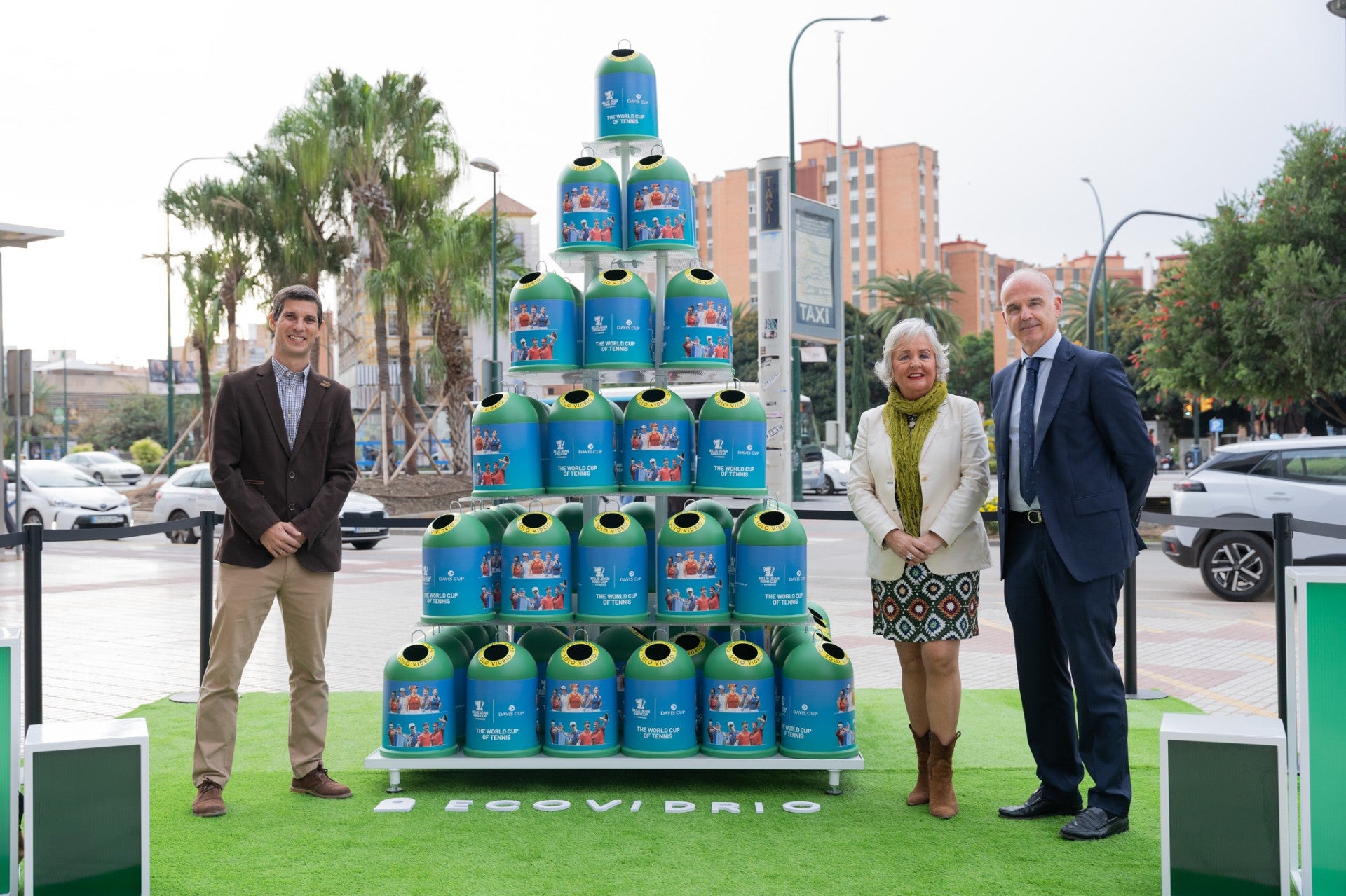 Presentan una actividad dinamizadora para reciclar de Ecovidrio con motivo de la Copa Davis Presentan una actividad dinamizadora para reciclar de Ecovidrio con motivo de la Copa Davis