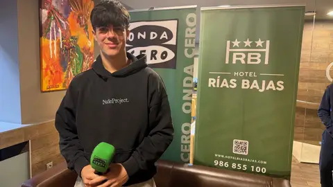 Xoel Lago, jugador del Cisne Balonmano, debutó, con éxito, en la Selección Española Promesas en el Torneo Internacional 4 Naciones Encuentro Hotel Rías Bajas