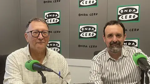 Agustí Galiana, presidente de AEMABA, y Albert Alcaraz, Cronista Oficial de la Vila Joiosa. Agustí Galiana, presidente de AEMABA, y Albert Alcaraz, Cronista Oficial de la Vila Joiosa.