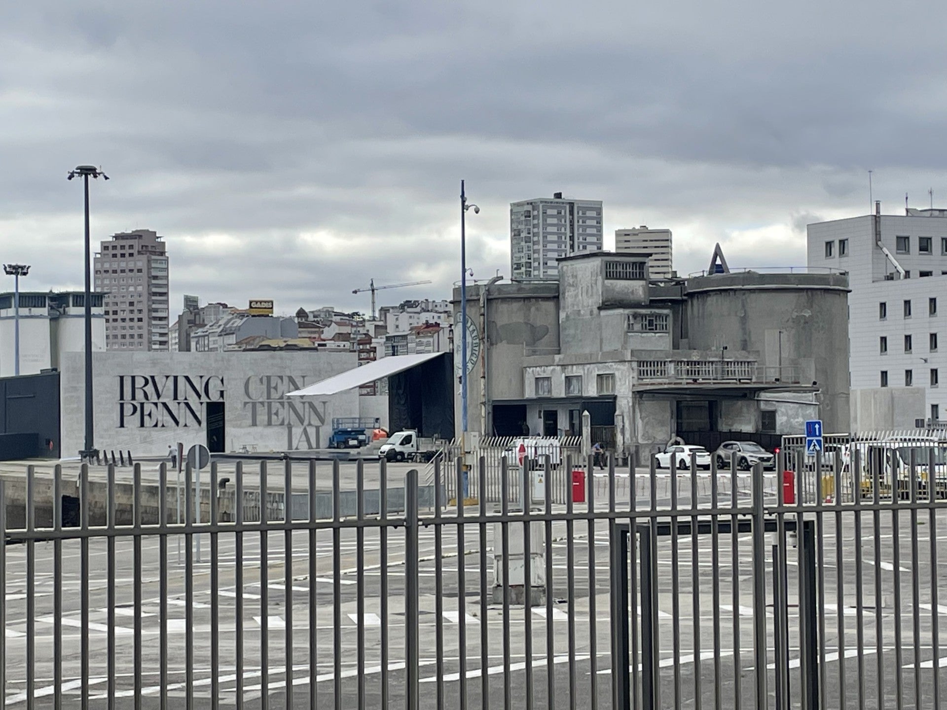 Primeras visitas a la nueva exposición de la Fundación Marta Ortega en el puerto de A Coruña Primeras visitas a la nueva exposición de la Fundación Marta Ortega en el puerto de A Coruña