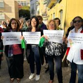 La portavoz socialsita, Ana Barceló, en la protesta de hoy