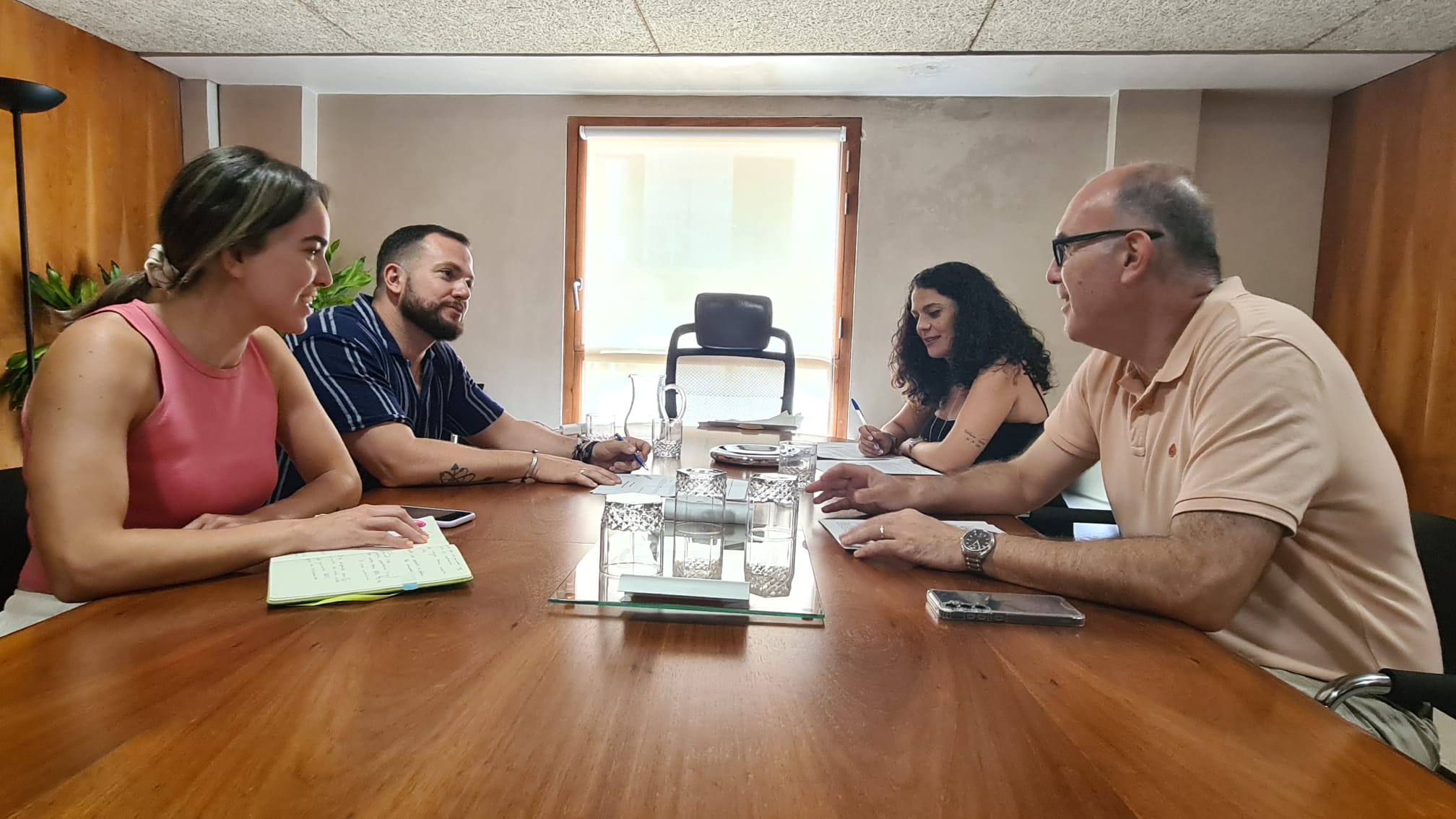 El PP ratifica su acuerdo con Compromís para aprobar la ordenanza de ocupación de vía pública El PP ratifica su acuerdo con Compromís para aprobar la ordenanza de ocupación de vía pública