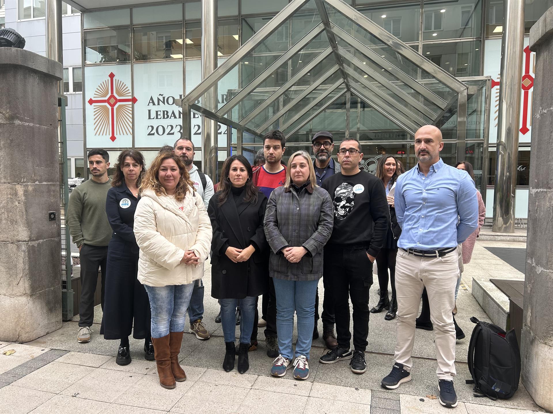 La Junta de Personal Docente permanecerá encerrada en el Gobierno de Cantabria por la adecuación salarial La Junta de Personal Docente permanecerá encerrada en el Gobierno de Cantabria por la adecuación salarial