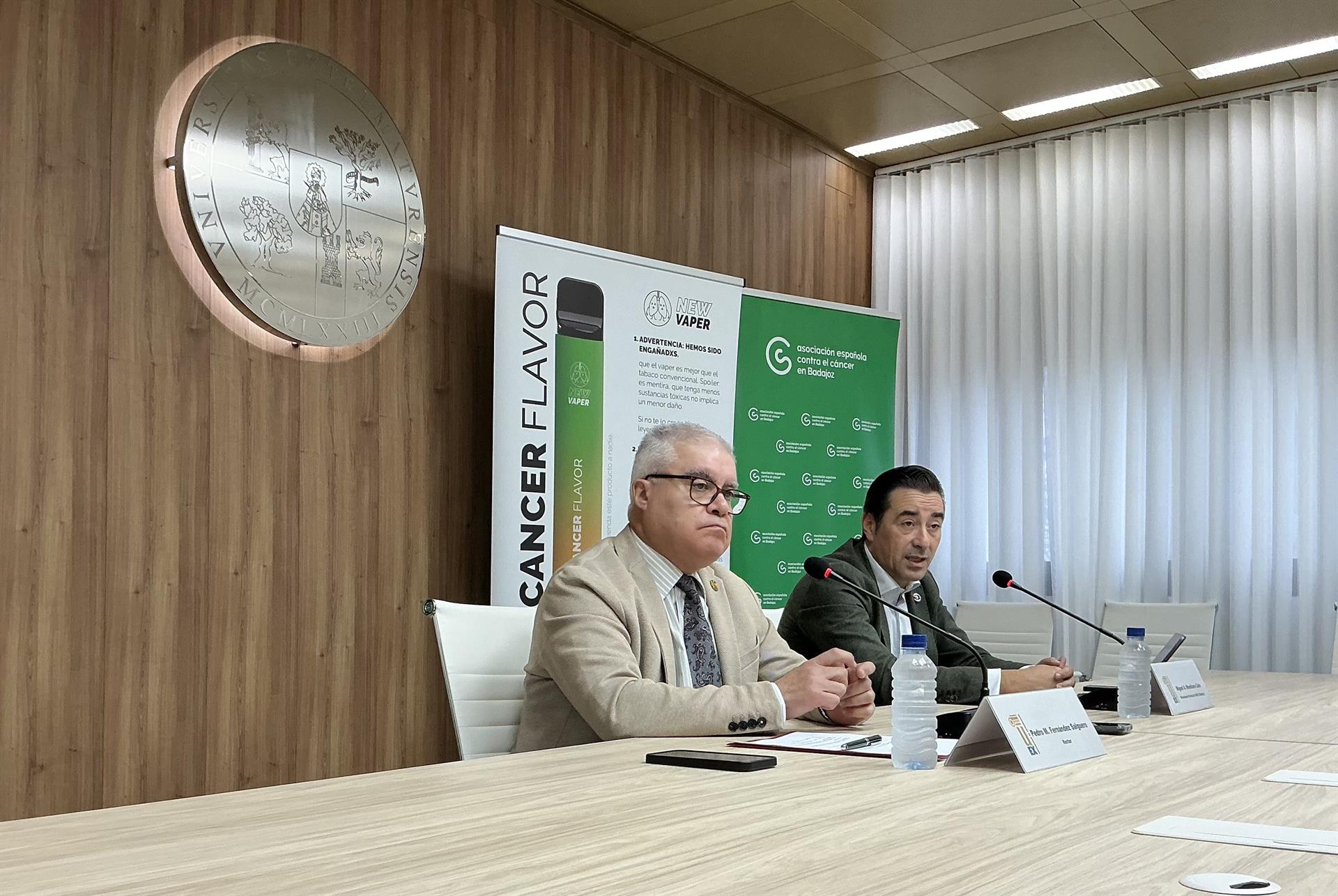 La Universidad de Extremadura señaliza 18 'Espacios sin Humo' dentro de sus campus universitarios La Universidad de Extremadura señaliza 18 'Espacios sin Humo' dentro de sus campus universitarios