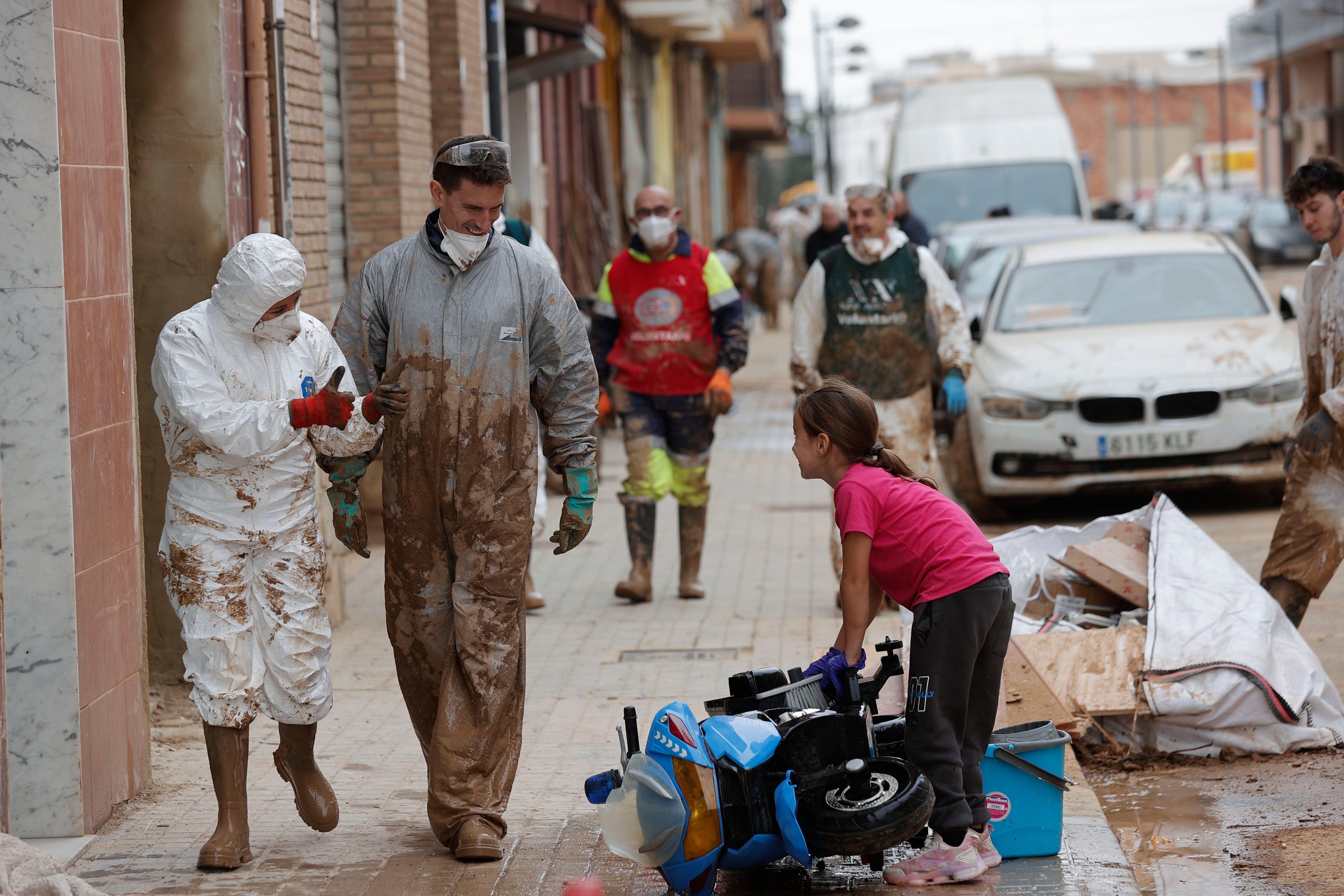 La Generalitat aprueba cuatro nuevas líneas de ayudas directas a los afectados por la DANA La Generalitat aprueba cuatro nuevas líneas de ayudas directas a los afectados por la DANA