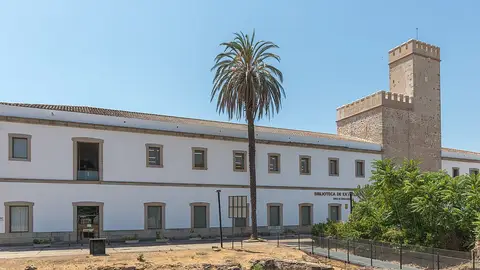 La Biblioteca de Extremadura expone 'Memorias en conserva', un homenaje a la memoria oral del siglo XX La Biblioteca de Extremadura expone 'Memorias en conserva', un homenaje a la memoria oral del siglo XX