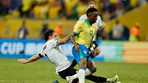 Brasil salva un empate ante Uruguay