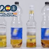 Las botellas de bebidas que la víctima llevó a la policía