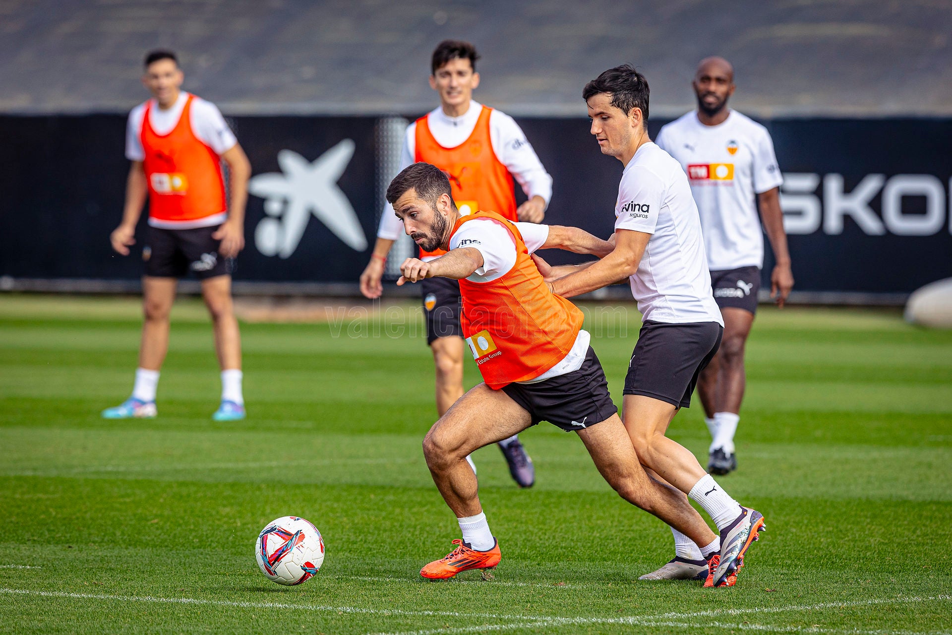 Baraja prueba con Foulquier, Mosquera, Yarek, Tárrega y Gayá de cara al partido frente al Betis en el que podría no estar Caufriez Baraja prueba con Foulquier, Mosquera, Yarek, Tárrega y Gayá de cara al partido frente al Betis en el que podría no estar Caufriez