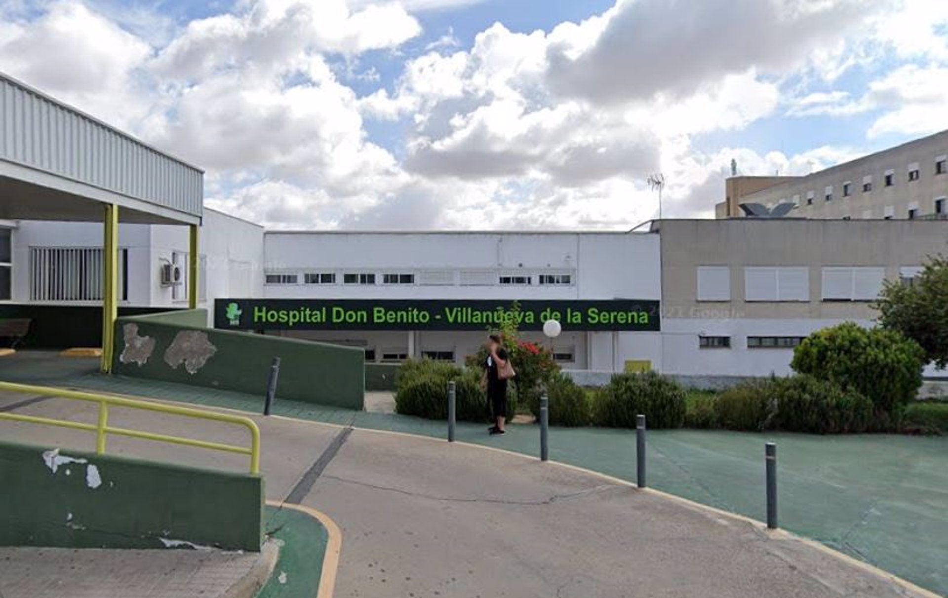 Una mujer de 40 años es trasladada al hospital tras sufrir una caída con un patinete eléctrico en Don Benito Una mujer de 40 años es trasladada al hospital tras sufrir una caída con un patinete eléctrico en Don Benito