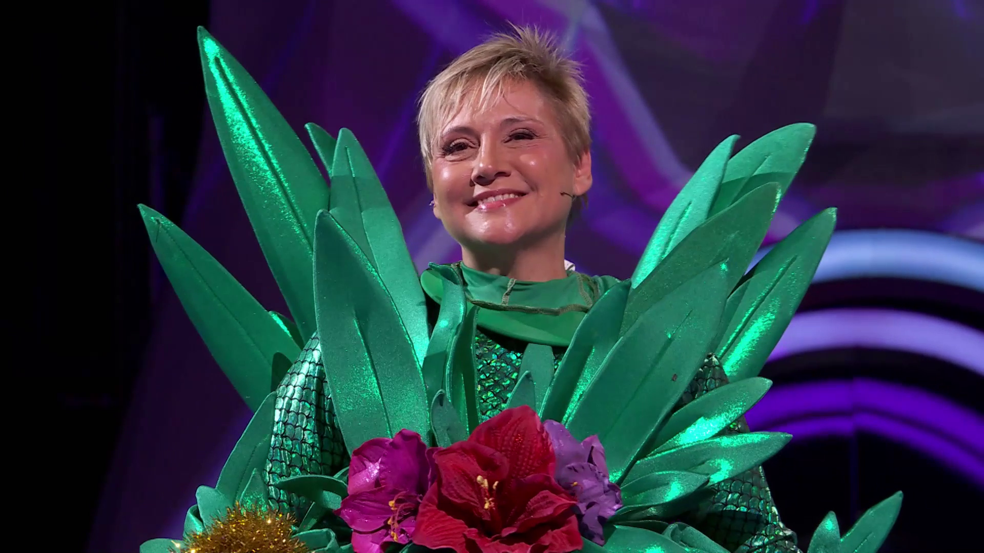 Glòria Serra aparece bajo la máscara de Piña en el programa Mask Singer Glòria Serra aparece bajo la máscara de Piña en el programa Mask Singer