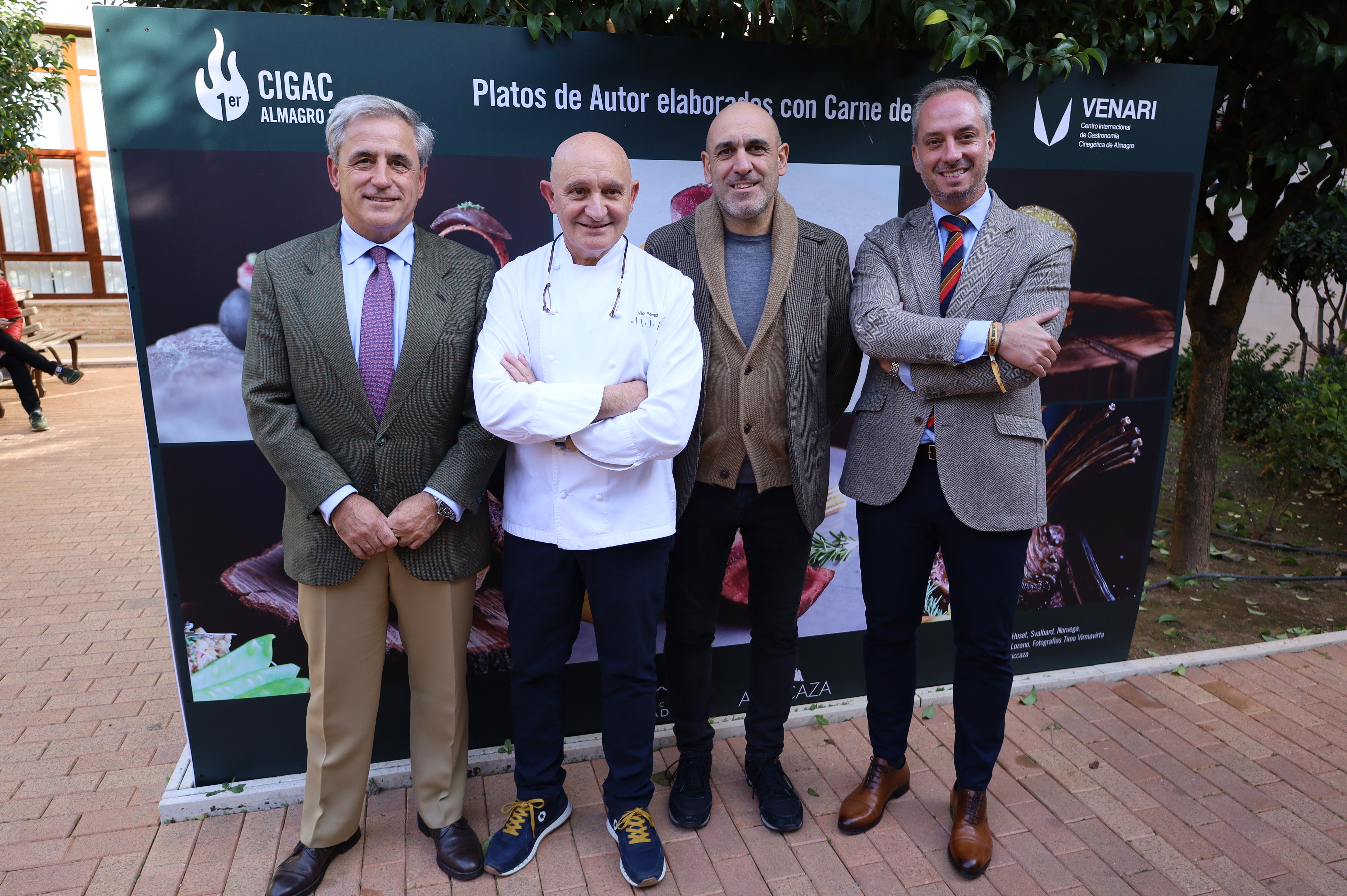 El consejero Ignacio Higuero destaca las bondades de la carne de caza en el Primer Congreso Internacional de Gastronomía Cinegética El consejero Ignacio Higuero destaca las bondades de la carne de caza en el Primer Congreso Internacional de Gastronomía Cinegética