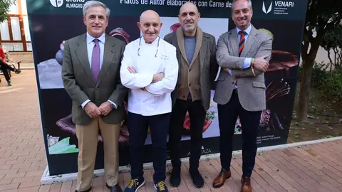 El consejero Ignacio Higuero destaca las bondades de la carne de caza en el Primer Congreso Internacional de Gastronomía Cinegética El consejero Ignacio Higuero destaca las bondades de la carne de caza en el Primer Congreso Internacional de Gastronomía Cinegética
