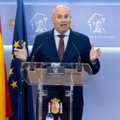 El portavoz del PP en el Congreso, Miguel Tellado, durante una rueda de prensa 