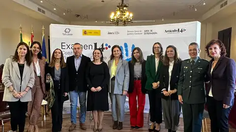 Ara Sánchez destaca que la violencia contra las mujeres está viva y que hay que luchar contra cualquiera de sus formas Ara Sánchez destaca que la violencia contra las mujeres está viva y que hay que luchar contra cualquiera de sus formas