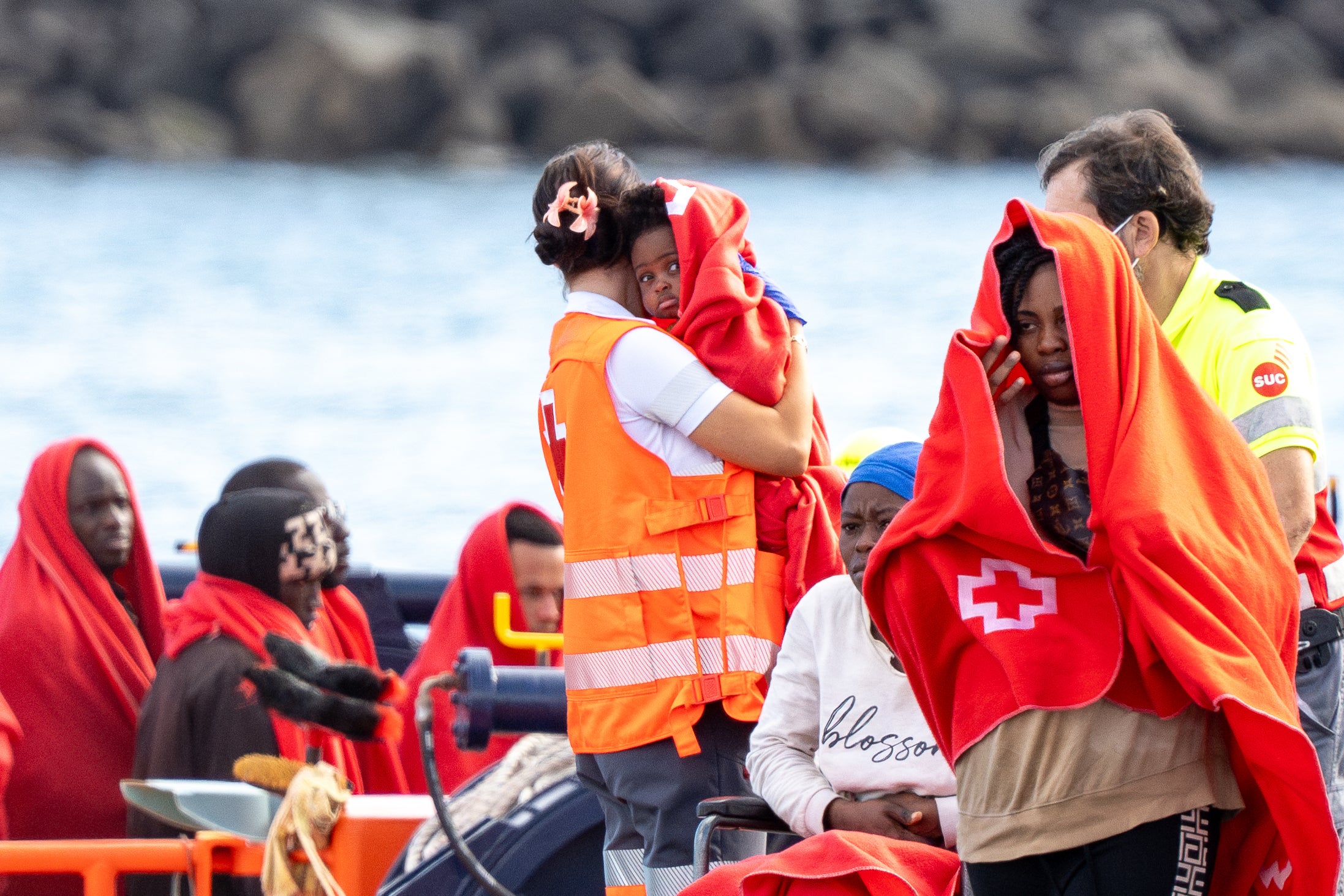 Clavijo y Torres estudian reunirse esta semana para abordar la crisis migratoria que afronta Canarias Clavijo y Torres estudian reunirse esta semana para abordar la crisis migratoria que afronta Canarias