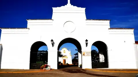 Un identificado por los daños a un columbario tras el entierro del hombre asesinado en Badajoz Un identificado por los daños a un columbario tras el entierro del hombre asesinado en Badajoz