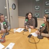 María Ortiz y Rebeca Porras con Miguel Ángel Gallardo
