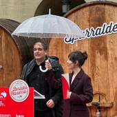 Unai Agirre, coordinador de Denominación de Origen Euskal Sagardoa, y Olatz Mitxelena, coordinadora de la Asociación de Sidrerías de Gipuzkoa, durante la presentación de la temporada de sidrerías Unai Agirre, coordinador de Denominación de Origen Euskal Sagardoa, y Olatz Mitxelena, coordinadora de la Asociación de Sidrerías de Gipuzkoa, durante la presentación de la temporada de sidrerías