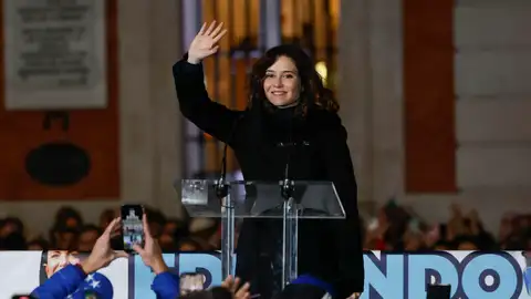 La presidenta de la Comunidad de Madrid, Isabel Díaz Ayuso, participa en una manifestación convocada en Madrid para apoyar al candidato opositor Edmundo González como presidente electo de Venezuela La presidenta de la Comunidad de Madrid, Isabel Díaz Ayuso, participa en una manifestación convocada en Madrid para apoyar al candidato opositor Edmundo González como presidente electo de Venezuela