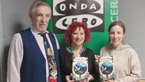 Jos&eacute; P&eacute;rez y Val Marchante presentan en M&aacute;s de uno Alcal&aacute; la II Antolog&iacute;a de Poetas del Mundo por la Paz