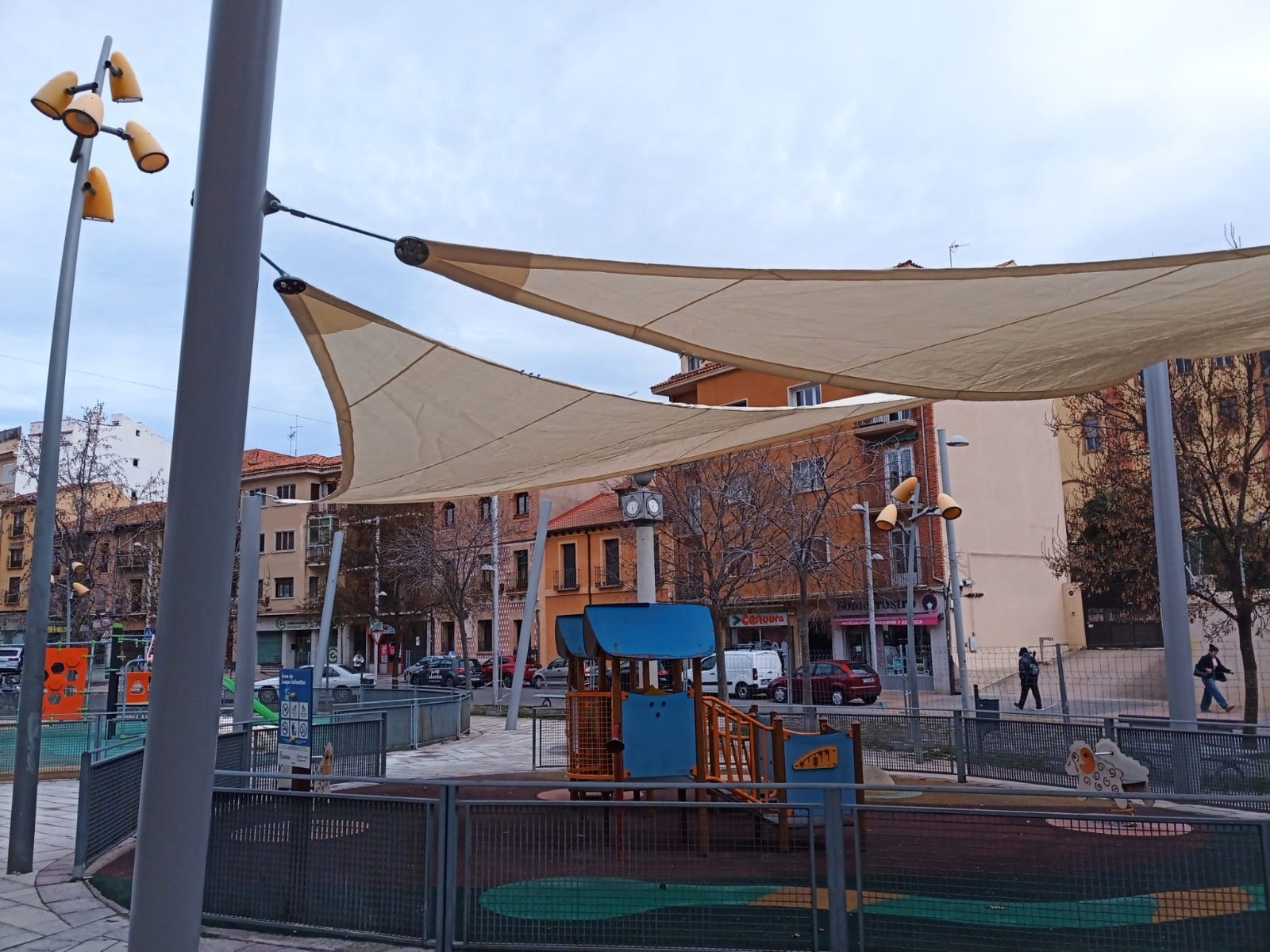 Los vecinos de Santa Eulalia muestran su satisfacción con las últimas inversiones realizadas en el barrio Los vecinos de Santa Eulalia muestran su satisfacción con las últimas inversiones realizadas en el barrio