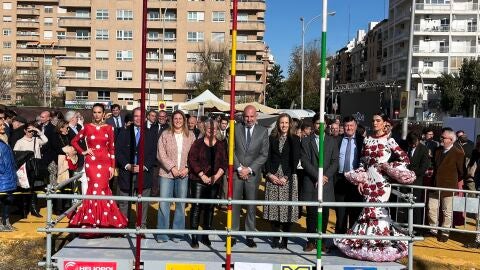 El delegado de fiestas mayores junto a portavoces de la oposición y otras autoridades en el acto celebrado esta mañana