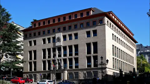 Piden 2 anos de cárcere para un ancián por proposicións sexuais a unha menor Piden 2 anos de cárcere para un ancián por proposicións sexuais a unha menor