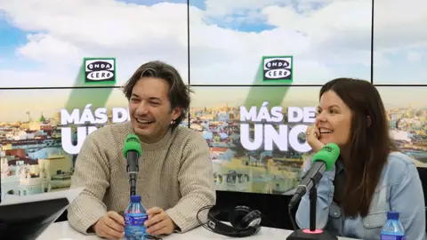 Alberto y Laura Caballero, guionistas de series como 'Aquí no hay quien viva', 'La que se avecina' o 'Machos Alfa' Alberto y Laura Caballero, guionistas de series como 'Aquí no hay quien viva', 'La que se avecina' o 'Machos Alfa'