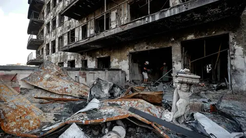 Imágenes captadas del interior del edificio arrasado por un incendio hace seis meses en el barrio de Campanar de València en el que murieron diez personas y un centenar de familias perdieron sus viviendas. Imágenes captadas del interior del edificio arrasado por un incendio hace seis meses en el barrio de Campanar de València en el que murieron diez personas y un centenar de familias perdieron sus viviendas.