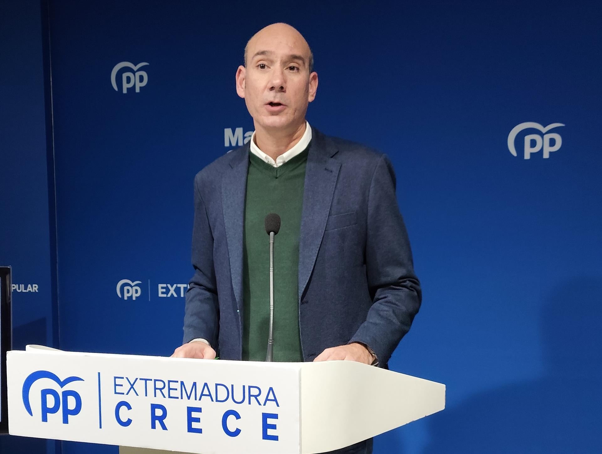 El PP espera que tras las primarias se abra una "ventana de oportunidad" para que el PSOE abandone el "bloqueo" El PP espera que tras las primarias se abra una "ventana de oportunidad" para que el PSOE abandone el "bloqueo"