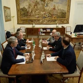 Imagen de la reunión entre Ángel Víctor Torres y Fernando Clavijo para abordar un reparto extraordinario de menores migrantes acogidos en Canarias Imagen de la reunión entre Ángel Víctor Torres y Fernando Clavijo para abordar un reparto extraordinario de menores migrantes acogidos en Canarias