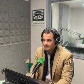 El alcalde de Torrevieja, Eduardo Dolón, en su última visita a los estudios de Onda Cero Vega Baja