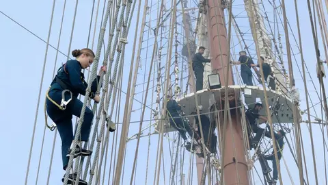 La princesa Leonor sube a un mástil del 'Juan Sebastián Elcano' en su segundo día a bordo | Onda Cero Radio