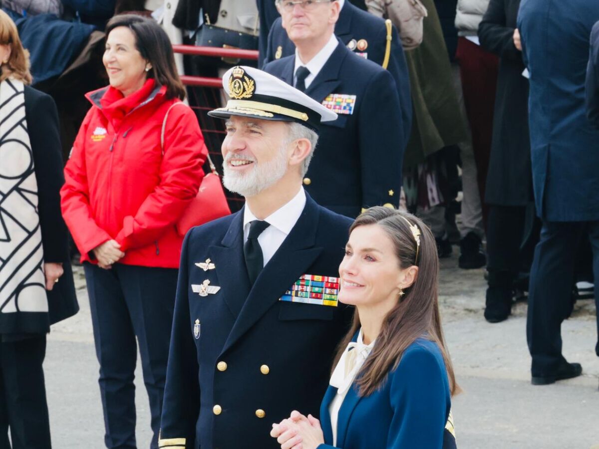 La emoción y lágrimas de Felipe VI y Letizia al despedir entre besos y  abrazos a la princesa Leonor: "Son muchos meses sin verla" | Onda Cero Radio