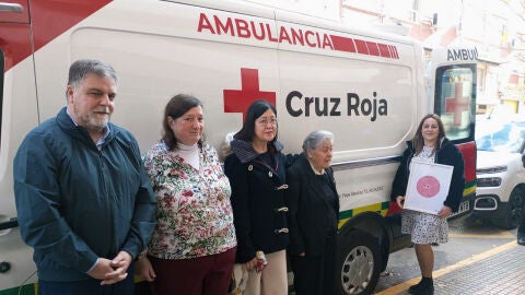 Cruz Roja ha comprado una nueva ambulancia merced a una donación del villenense José Sánchez.